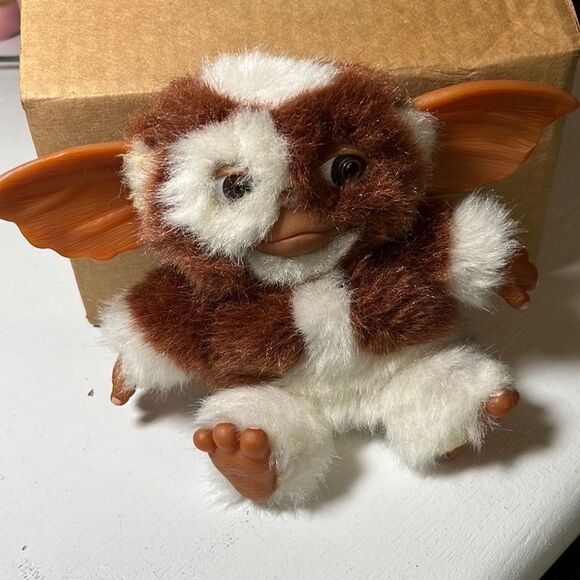 Gremlin Gizmo NECA Collection Rare Plush TV Warner Bros Mini 6in - Picture 2 of 13